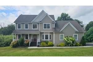 Welcome to 14 Sanok Drive, Situated on 2.
