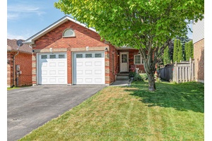 Welcome to this beautifully maintained and landscaped bungalow, ideally situated on a level lot in the desirable Westridge neighbourhood of Orillia.