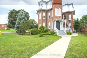 Looking for a rental with character and charm ?