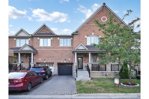 Awesome, spacious 4 bedrooms, 3 bathroom FREEHOLD townhome with loft located in Bramptons elite neighbourhood.
