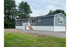 Welcome to 16 Belmont St on the highly sought after community of Sama Park !