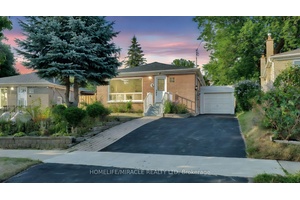 Welcome to 8 Hollyhedge Drive A fully renovated 3 3 bed, 3 full washrooms, 2 Kitchens house that has separate entrance to basement This exceptional property is an ideal choice ...