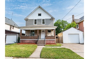 Exceptional opportunity to own a Detached 2 Story house for Living Investment ; 4 Br, 3Wr ; big lot 50x100 Backing on To Green Space ; DTC Zoned ; Buyers ...