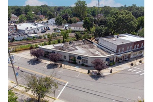 Prime Mixed Use Property For Sale 114 122 Broadway, Malverne, NY 11565 Excellent investment opportunity in the heart of Malverne s business district.