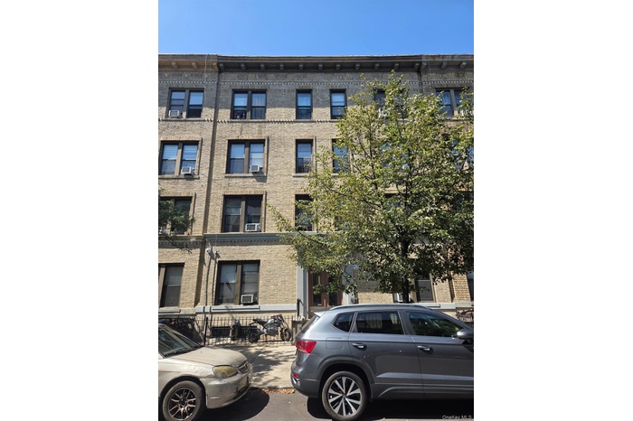View of apartment building / complex