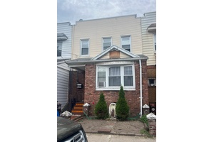 Lovely 2 Family in Ozone Park conveniently located near schools, shops, houses of worship, buses amp ; A train.