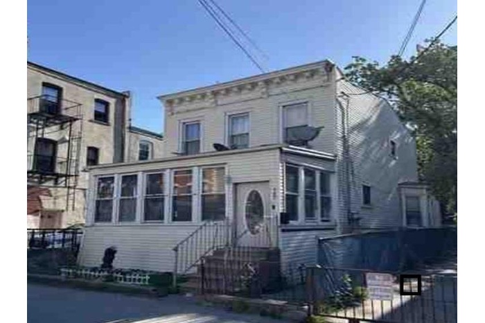 View of italianate-style house