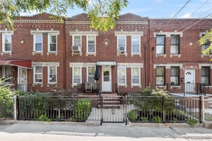 Prime Investment amp ; Living Opportunity in the Heart of Astoria Two Family Home for Sale Welcome to this spacious and versatile two family home located in the heart of ...