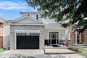 Make yourself at home in Barrhaven with this beautiful detached 2 storey home in the neighbourhood of Fraser Fields, Heritage Park.