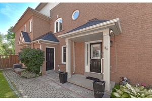 Welcome to this beautifully updated freehold townhome no maintenance fees in the heart of Brampton, ideally located at Hurontario amp ; Bovaird !