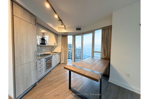 Large Window, Corner Unit.
