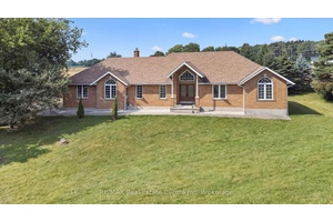 Discover perfect blend of country serenity amp ; city convenience at 5044 Whitelaw Rd !