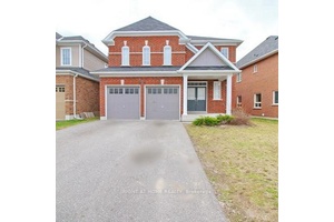 A stunning Large Detached Home about 3200 sq ft in high demand area of North Oshawa.