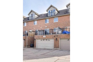 Never miss an OPPORTUNITY WELCOME TO 14 BRUCE STREET, located within walking distance from Cambridge downtown, meeting all the required features facilities amenities of a modern lifestyle, like close to ...