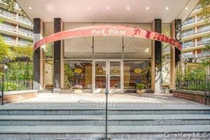 Experience elevated city living in this beautifully updated 2 bedroom corner unit at Park Plaza.