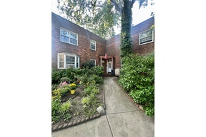 Spacious and full of natural light, this second floor walk up apartment features 2 bedrooms, 1 full bathroom and a smart, comfortable layout.