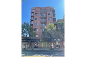 Welcome to Broadway Tower, this building offer a nice one Bedroom ONE BATHROOM balcony, ready for a new owner, close to shops, restaurants, public transportation, library and more.