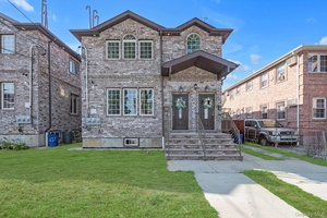 Modern 2 Family Home in Rosedale !