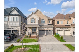 In The prestigious Cleave View Estate, this luxury detached home offers over 4, 000 sq.