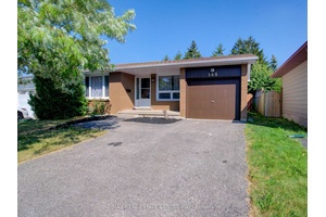 Charming Bungalow for SALE in Forest Heights !