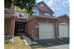Here is a rarely offered Richcraft Pinehurst model with a main floor family room !