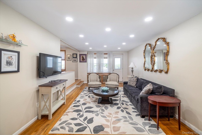 Large Ocean living Area