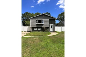 This is a In LIne Hi Ranch SOLD AS IS CONDITION ONLY No Kitchen, Cabinets only Appliances, Needs Kitchen Cabinets and Sink, Design Your Own, Upper Level Completely Gutted and ...