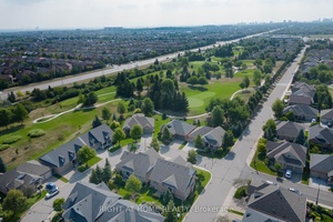 Welcome to The Juliet Rose a beautiful 2 Bedroom 2 Bathroom Bungaloft in Rosedale Village.