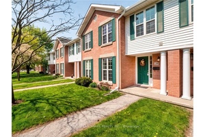 Welcome to Riverpark Village in Waterloo !