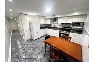 Spacious 2 Bedroom Basement Apartment in Prime Toronto Location !