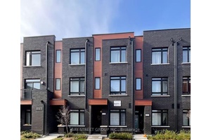 Bright amp ; Spacious 3 Bedroom Townhouse In The Heart Of Richmond Hill.
