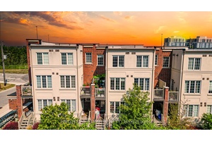 Welcome to this stunning modern 3 1 Bedroom, 3 Bathroom townhouse located in the highly desirable peaceful, family friendly Neighbourhood at Kingston Rd amp ; Port Union area, a perfect ...