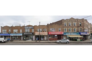 The 1st floor unit with basement and back yard is also for rent, asking price 4000 month.