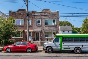 We are excited to present a great investment opportunity in Brooklyn !