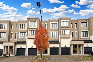 Elegant 3 Bedroom, South Facing Town Home in the Coveted neighborughood of Greenborough in Markham.