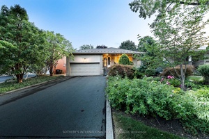 Welcome to 31 Arlstan Drive an exceptionally maintained and tastefully updated bungalow in desirable Bathurst Manor.