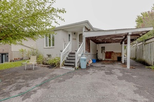 Absolutely Stunning Detached Raised Bungalow in the Heart of Cambridge !