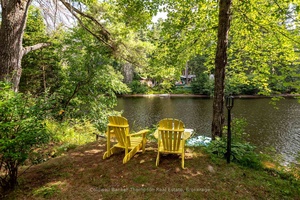Welcome to this charming seasonal cottage on the tranquil Muskoka River, offered fully turn key so you can start enjoying it from day one.
