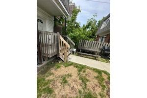 Spacious 1 bedroom, 1 bathroom self contained unit in a multiplex.