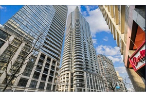 Luxury Condo Located At Prime Downtown Location !