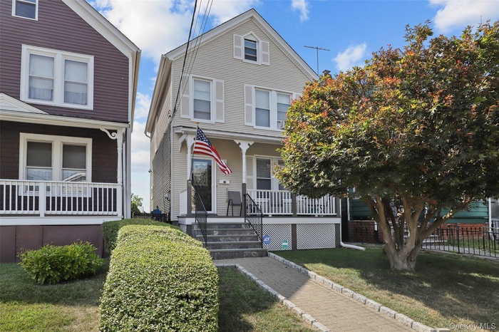 View of front of house featuring a porch
