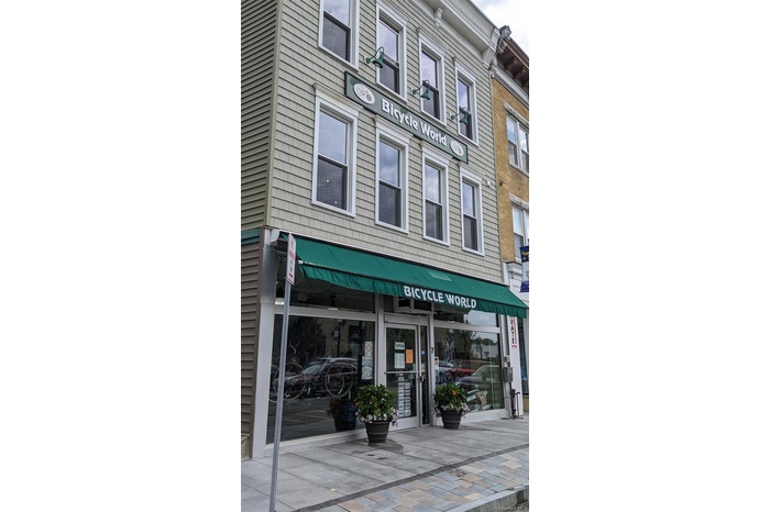 7 E. Main -Facade