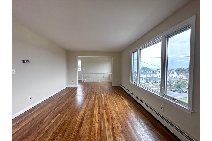 Welcome to the top floor unit of 25 Acacia Terrace