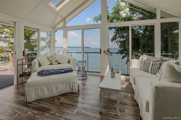 Sun room off primary suite