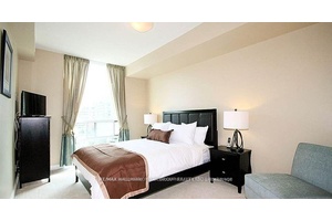 Stunning Midtown Luxury Condo In Highly Sought After Yonge amp ; Eglinton Area.