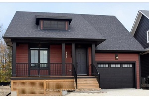 Winter rental with sweeping views of Blue Mountain Ski Resort.