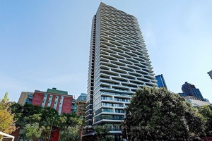 Axis Condo ! 776 Sq Ft Corner Unit !