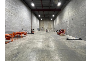 Warehouse sub lease in Sheffield Glen Industrial Park, very close to HWY 417.