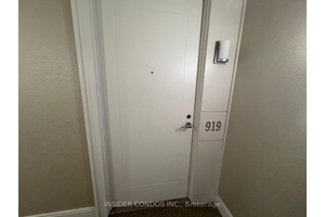 Beautiful and Bright 1 Bedroom Den Suite with Large Balcony, Parking and Locker Included !