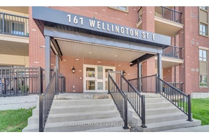 Enjoy living at THE CHARLES in downtown Alliston !